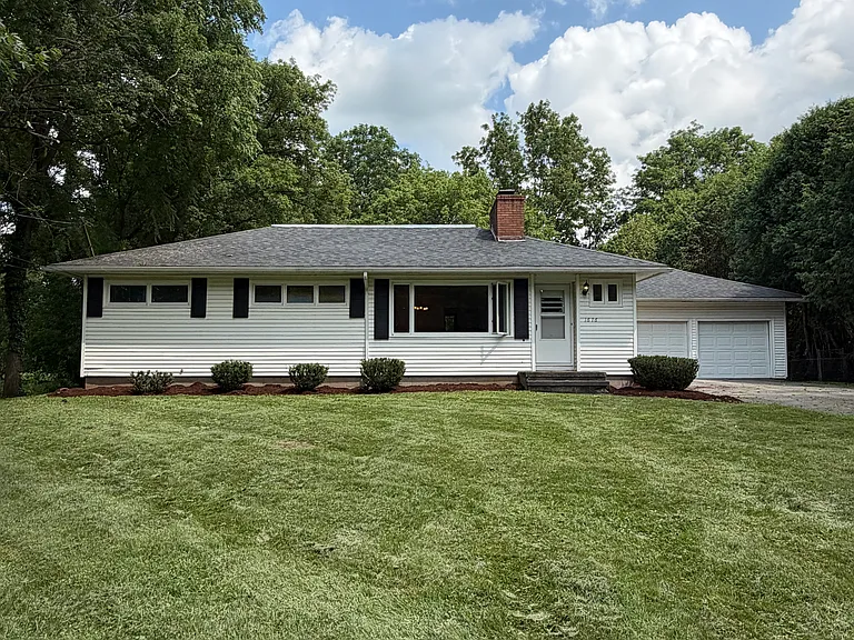 Jackson Rd — Photo 1