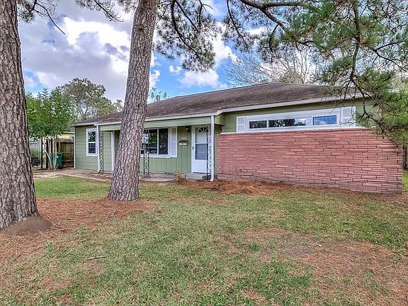 3rd image of 1307 Scarborough Ln