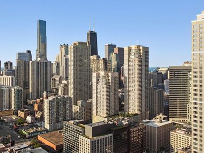 345 N La Salle Dr APT 1504, Chicago, IL, 60654