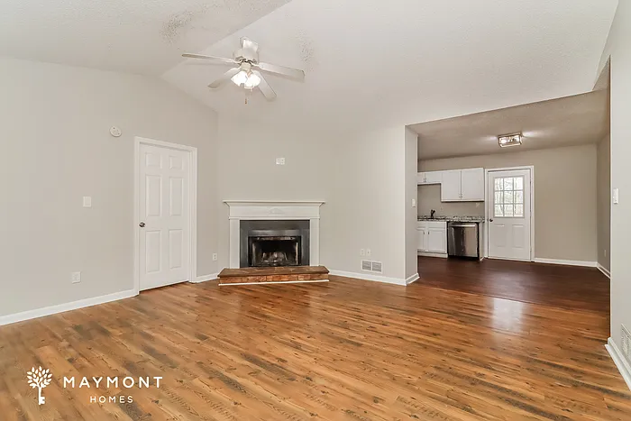 3 bed, 2.0 bath, 1188 sqft, $1,645 — Photo 4