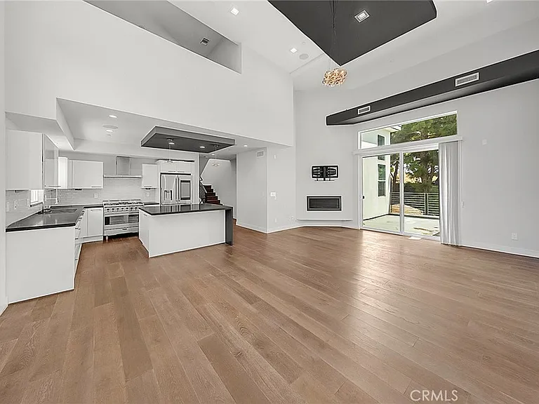 2119 Grant Ave #B — Photo 11