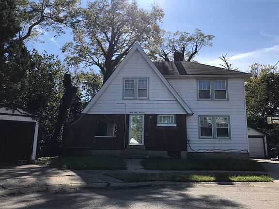 3rd image of 3300 Hewitt Crescent St