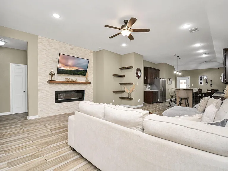 3102 Ash Dr — Photo 6