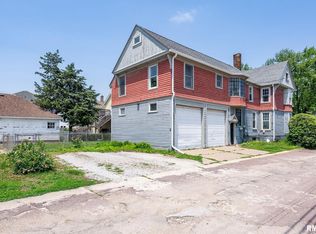 117 W 14th St, Davenport, IA