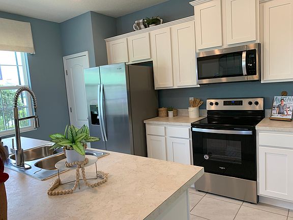 Kitchen staged