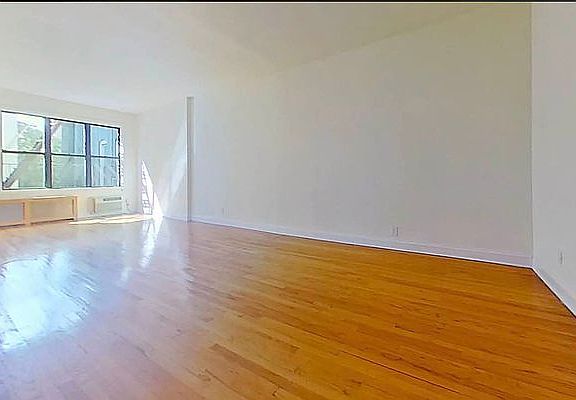 5th image of 1269 1st Ave APT 5E