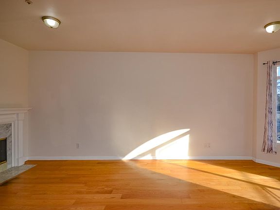 4th image of 513 Price St