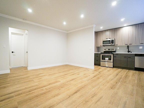 3rd image of 346 N Occidental Blvd APT 7