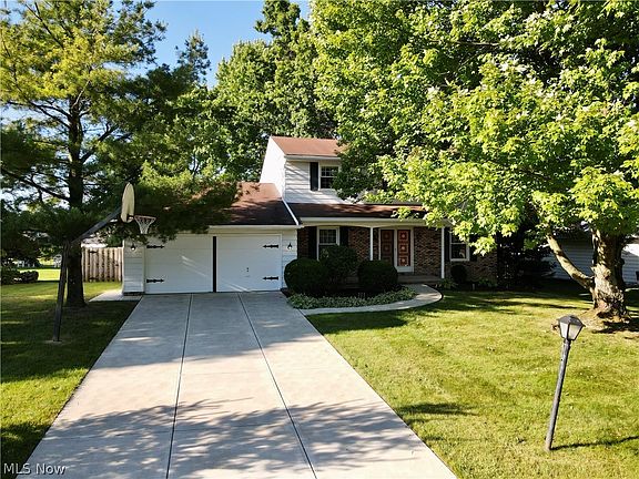 3rd image of 4768 Whiteoaks Dr