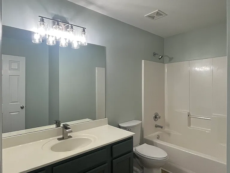 2501 Southhaven Ln — Photo 38