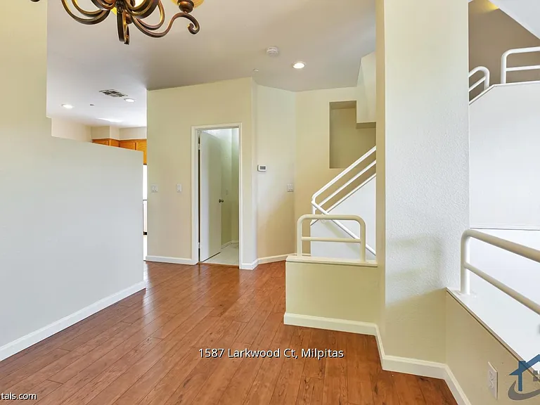 1587 Larkwood Ct — Photo 8