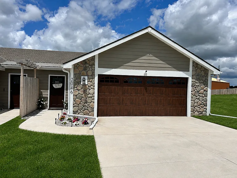 2046 Sutter Woods Rd — Photo 1