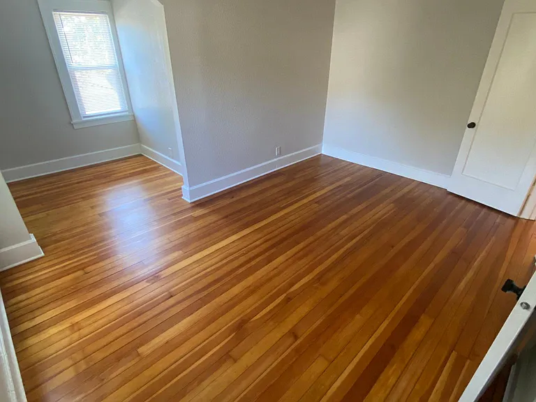 425 Lafayette Ave — Photo 7