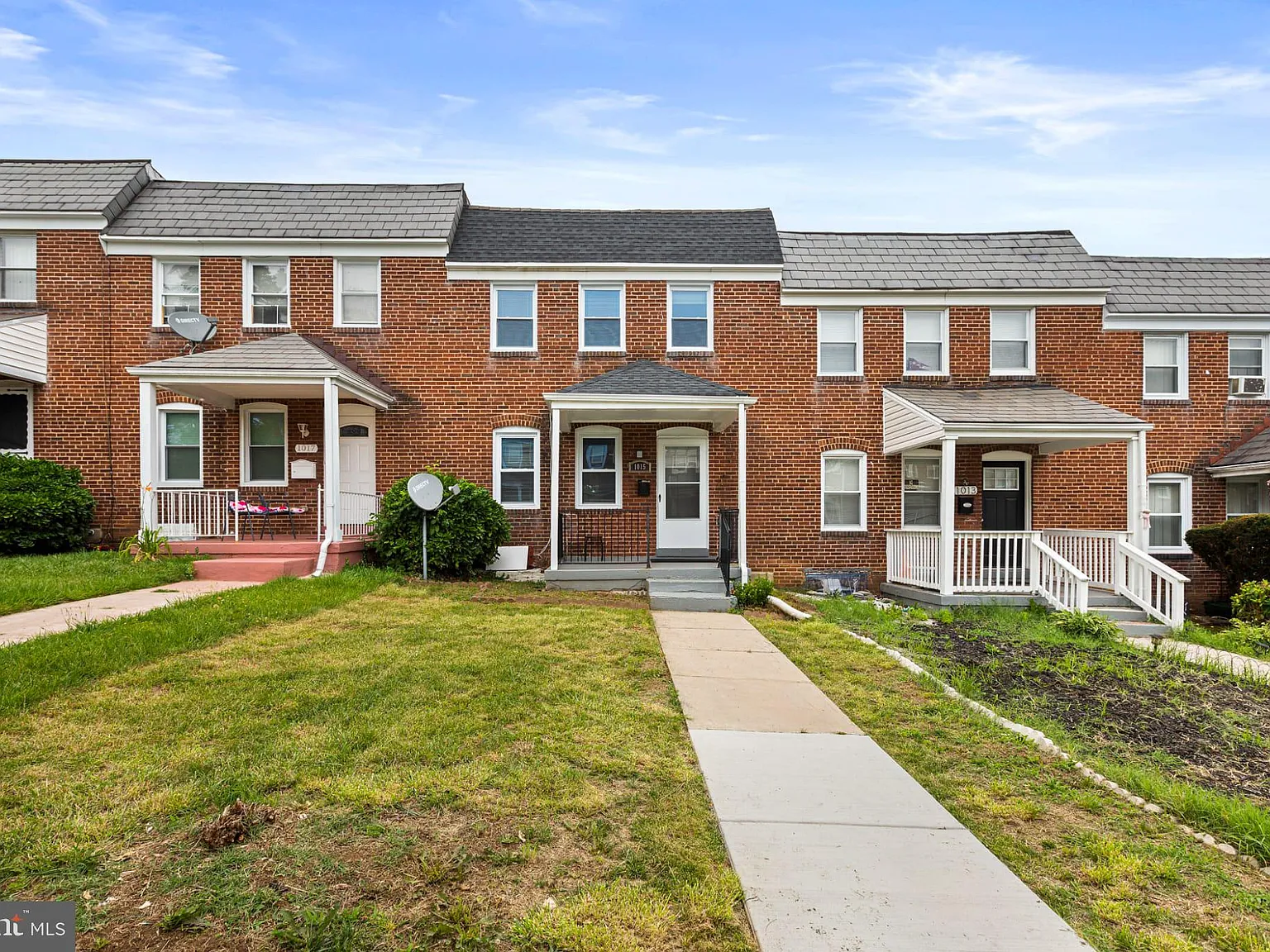 3 bed, 2.0 bath, 1710 sqft, $2,300 — Photo 1