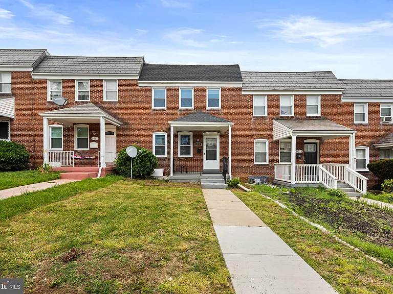1015 Lyndhurst St — Photo 1