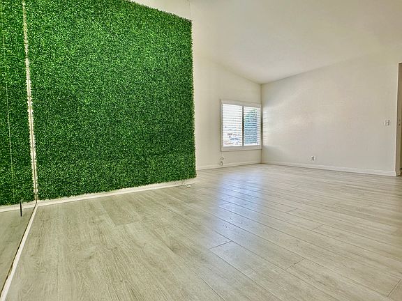 3rd image of 2305 Songbird Ln