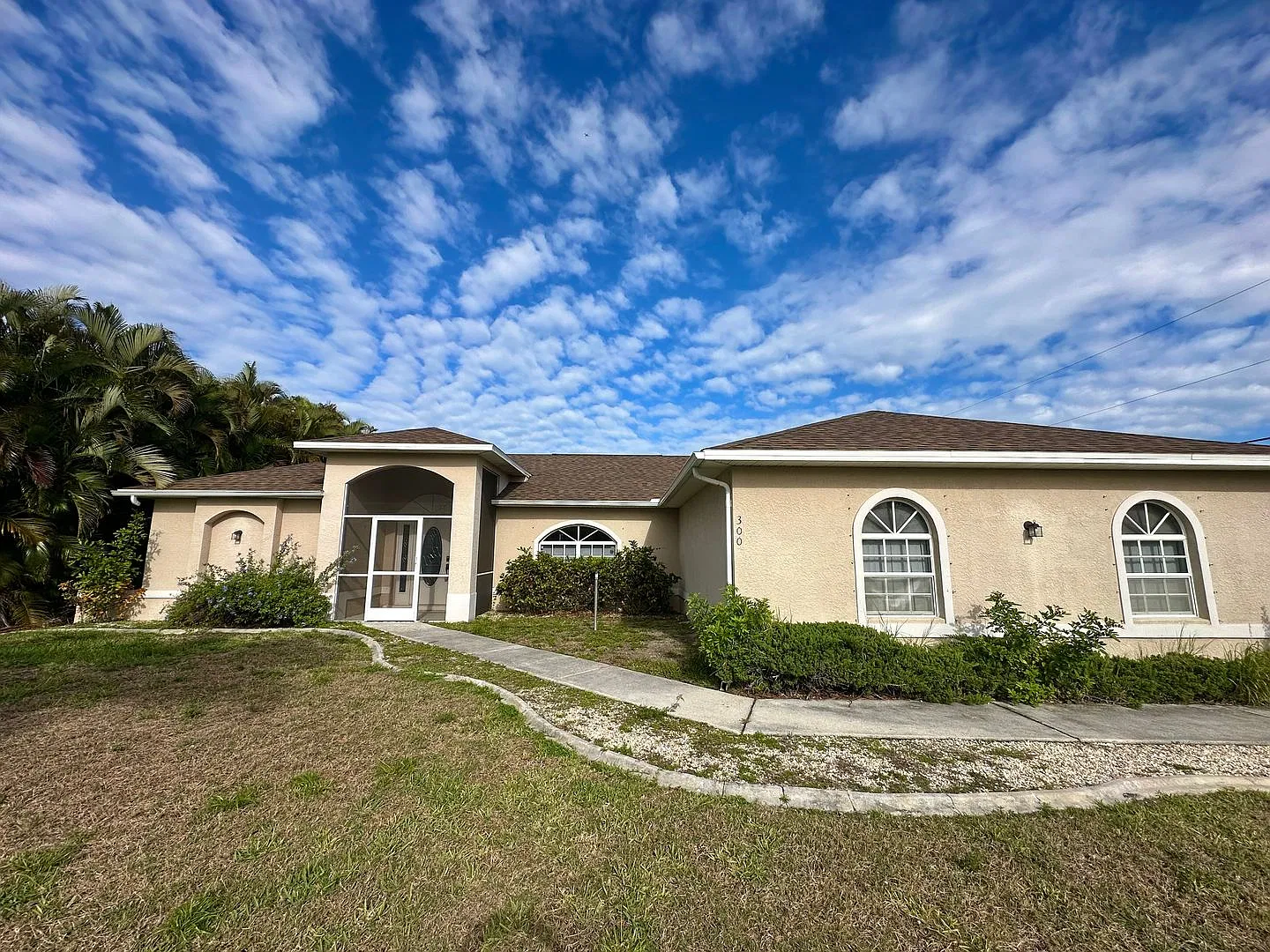 Coming Soon! Pool Home On Corner Lot & City Water - 3 Beds, 2 Baths — Photo 3