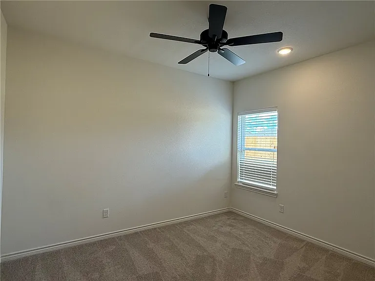 3709 Lamar Hollow Ct — Photo 24