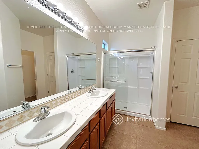 10209 W Parkway Dr — Photo 10