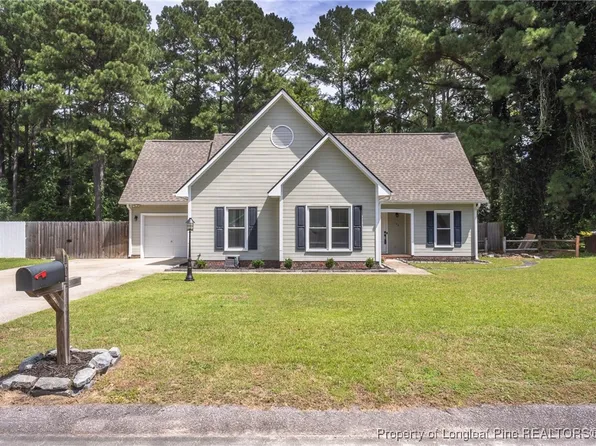 104 Whitechapel Ln, Raeford, NC 28376