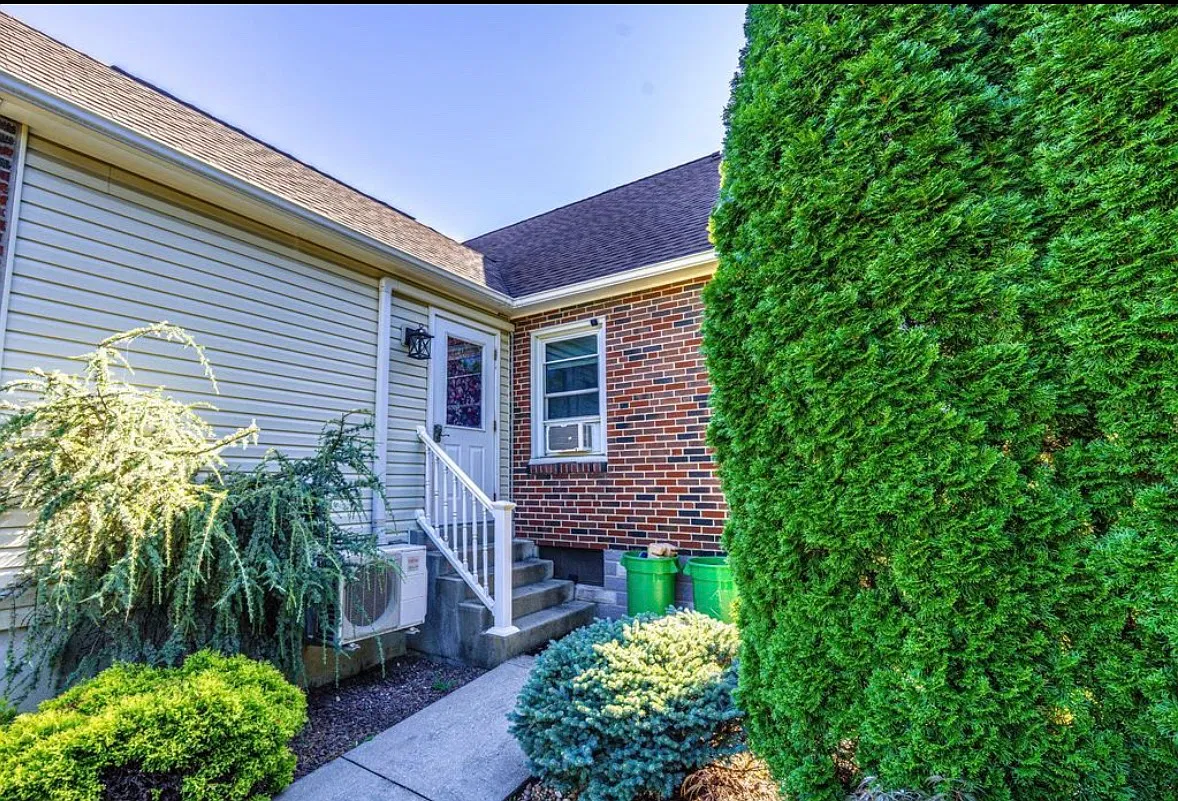 5 bed, 1722 sqft, $3,500 — Photo 3