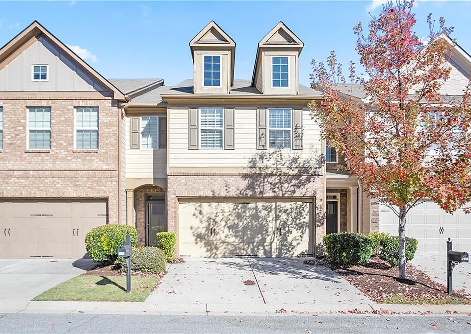 1st image of 2394 Whiteoak Ct SE