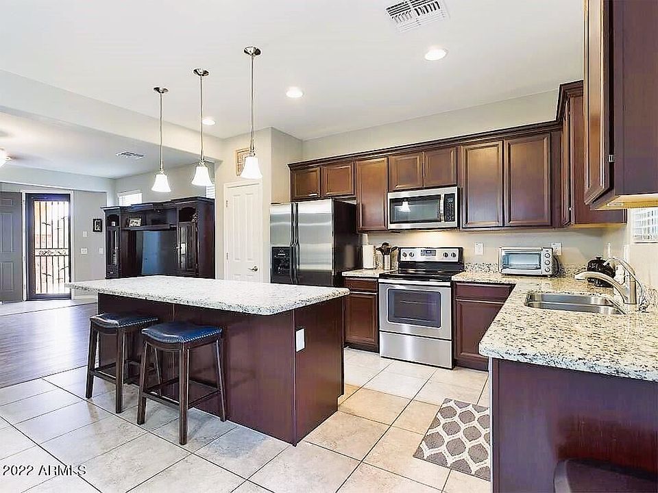 1st image of 41615 W Anne Ln