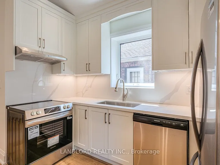 29 Hutton Ave — Photo 8