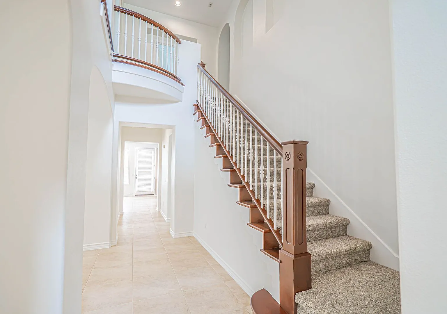 Westridge 4 Bedroom Home for Rent. — Photo 3