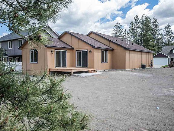 5th image of 740 S Evergreen Dr