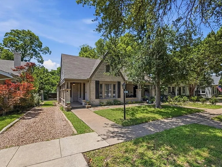 4617 Lafayette Ave — Photo 2