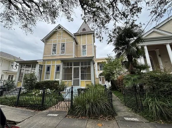 8005 Saint Charles Ave, New Orleans, LA
