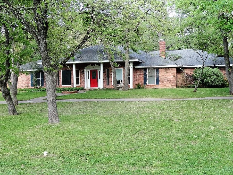 1st image of 725 Carol Ln