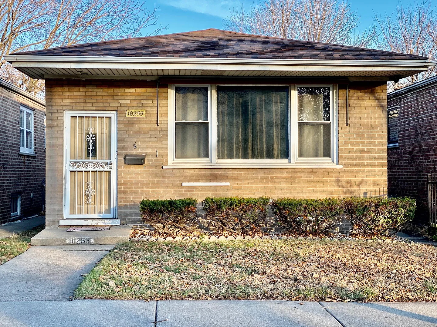10253 S Yates Blvd photo 1