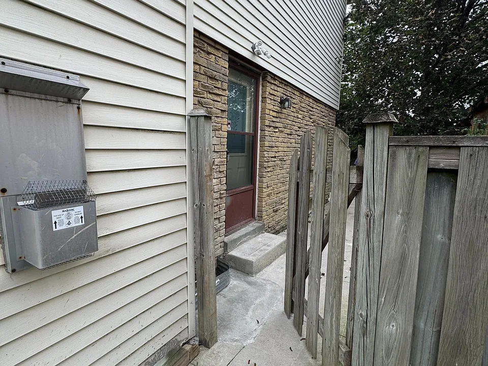 64 Somerset Dr #BASEMENT