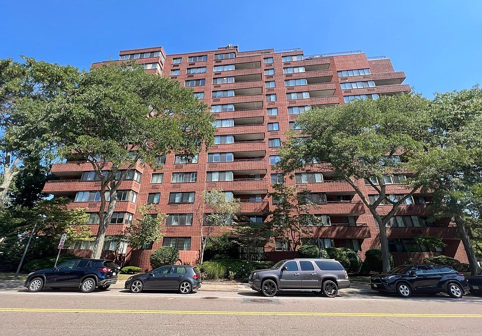 1st image of 77 Adams St Unit 1110