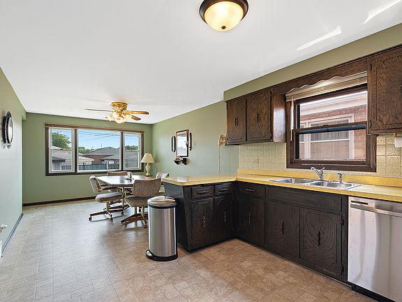 4th image of 11521 S Avenue L