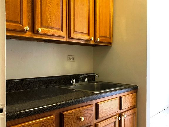 3rd image of 87-30 Justice Ave APT 2-N