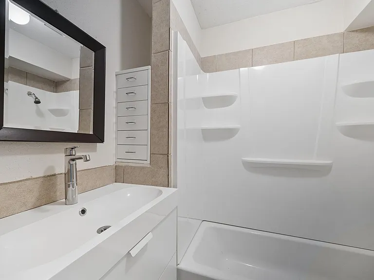16326 Brush Meadow Ct — Photo 18