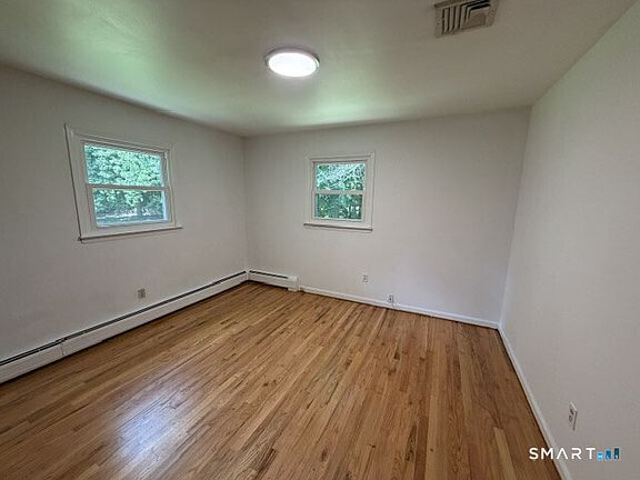 5th image of 73 Fawn Hill Road