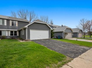 1140 Brunswick Ln, Aurora, IL 60504