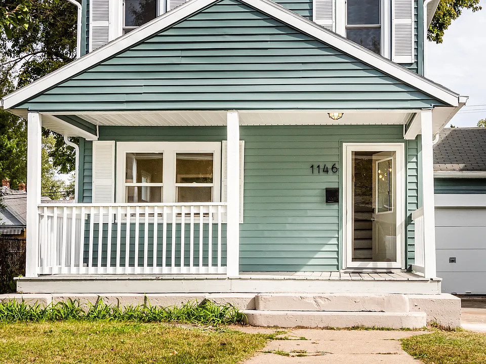 1146 Portage Ave
