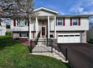 924 Dellapenna Dr, Johnson City, NY 13790