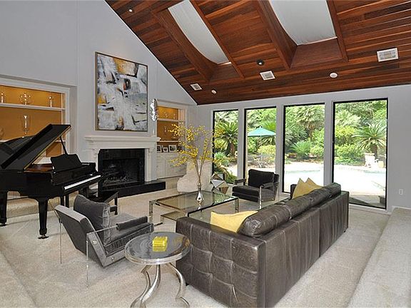 4th image of 2307 Woods Estates Dr
