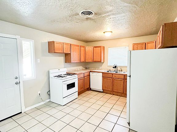 3rd image of 2342 NW 46th St