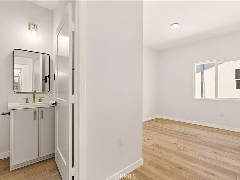 2155 Euclid Ave #B — Photo 11