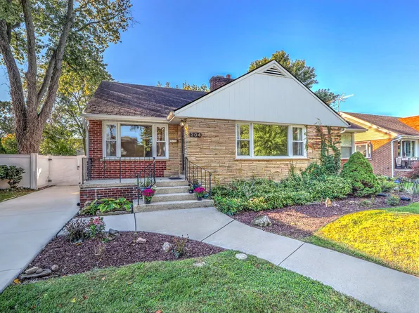 304 Beverly Pl, Munster, IN 46321