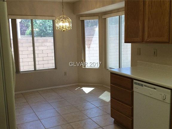 5th image of 2545 Tumble Brook Dr
