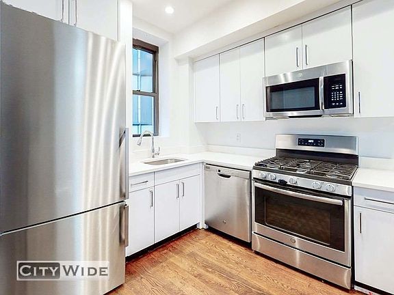 3rd image of 145 W 55th St #12J