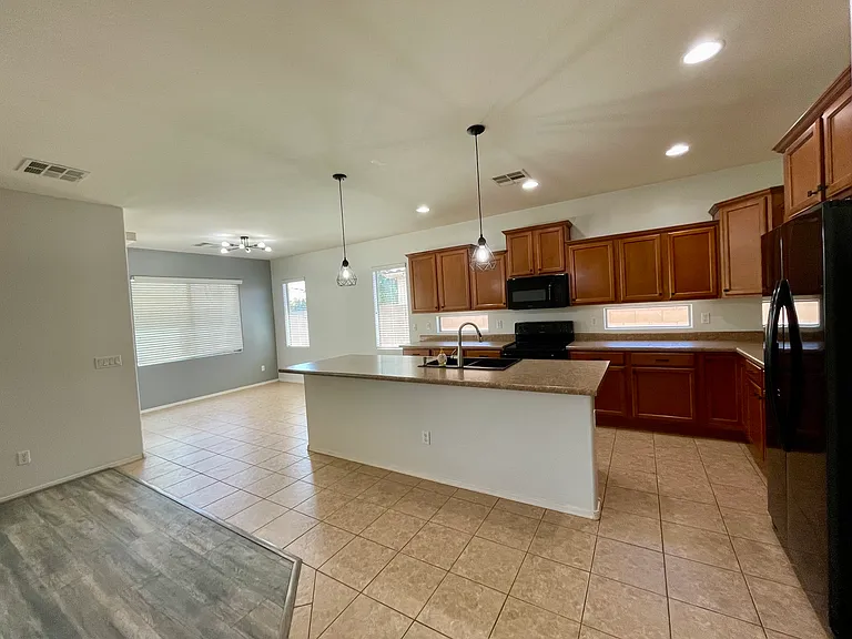 17027 W Hammond St — Photo 10